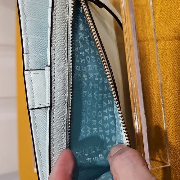 Kate Spade, Laurel Way Stacy Wallet, EUC - Picture 6 of 16
